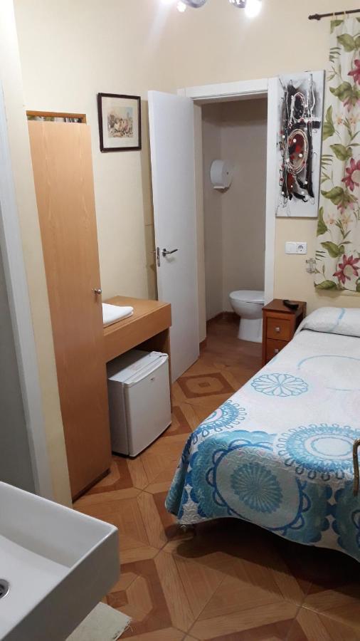 Hostal Fuentesol Madrid Exterior foto
